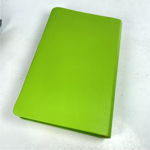 Brand new lime 🍋‍🟩 green Bible - Picture 2 of 2